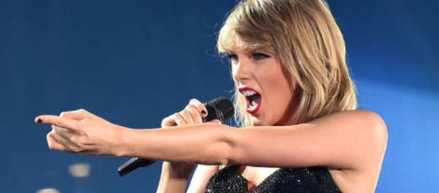 Taylor Swift es acusada de plagio por su recién vídeo musical Taylor Swift es acusada de plagio por su recién vídeo musical