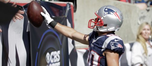 Danny Amendola is a huge fan favorite in New England. [Image via NBC Sports/YouTube]