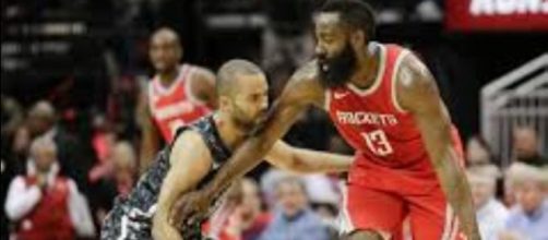 Harden donne la leçon aux Spurs