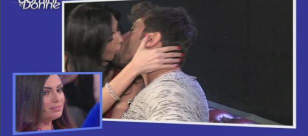 Uomini e Donne: Mariano Catanzaro bacia Marilisa Uomini e Donne: Mariano Catanzaro bacia Marilisa