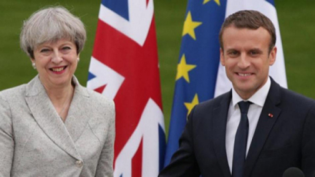 Emmanuel Macron apporte son soutien à Theresa May
