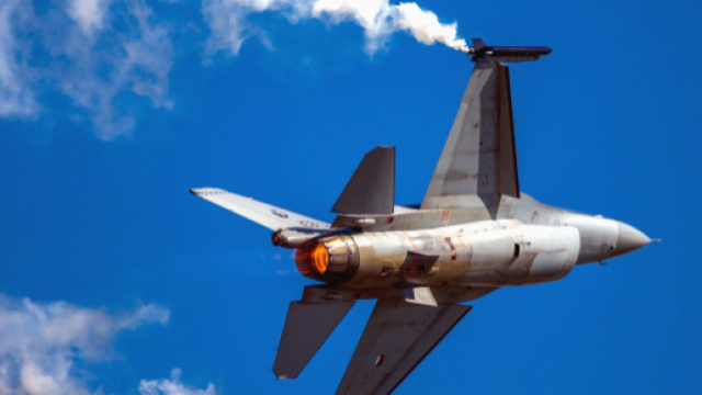 Foto gratis: Aereo, jet, cielo, militare, razzo, metallo - pixnio.com