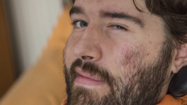 Manuel Riccio Bergamas, giovane trent'enne triestino affetto da SLA