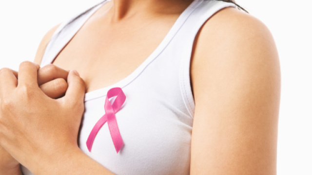 Tumore al seno, donna di 46 anni deceduta: si era affidata ad un naturopata