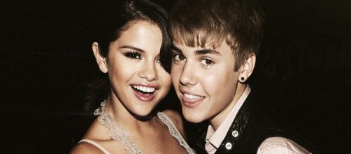 Selena and Justin at the beginning of their relationship. - [Image: Tiffany Ly via Flickr]