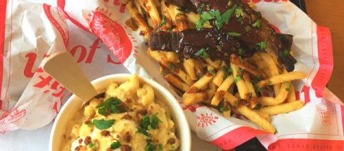 Vegan ribs and mac'n'cheese at Temple of Seitan in London. [image source: Alice Crowley]