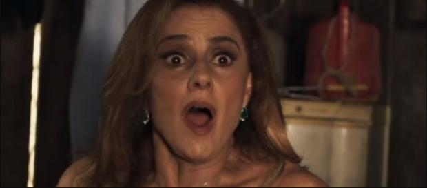 Gael desmascara a mãe, Sophia, e segredo cabeludo vem à tona em 'O Outro Lado' Gael desmascara a mãe, Sophia, e segredo cabeludo vem à tona em 'O Outro Lado'