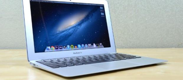 MacBook Air no solo se ajusta a ese patrón histórico, sino que también promueve el nuevo hardware. MacBook Air no solo se ajusta a ese patrón histórico, sino que también promueve el nuevo hardware.
