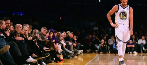 NBA: Golden State gagne mais Curry se blesse - lanouvellerepublique.fr NBA: Golden State gagne mais Curry se blesse - lanouvellerepublique.fr