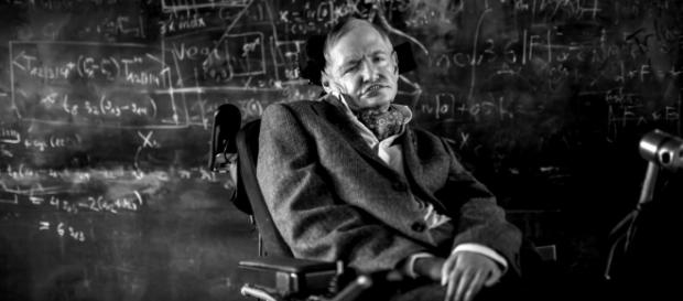 Stephen Hawking faleceu nesta quarta-feira(14), aos 76 anos Stephen Hawking faleceu nesta quarta-feira(14), aos 76 anos