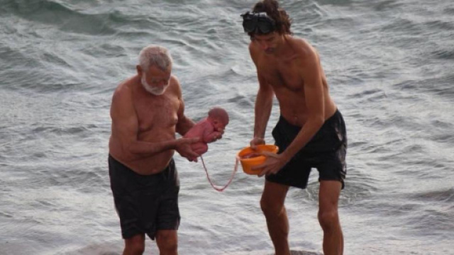 Turista russa partorisce nelle acque del Mar Rosso ecco la foto