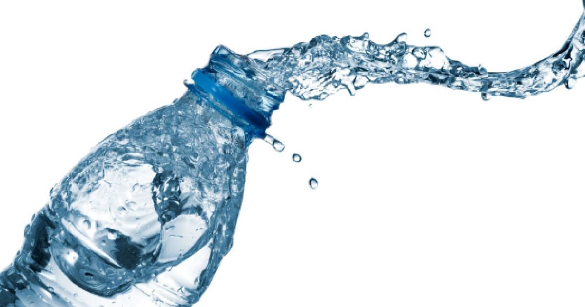 Particelle di plastica nel 93% dell'acqua in bottiglia 