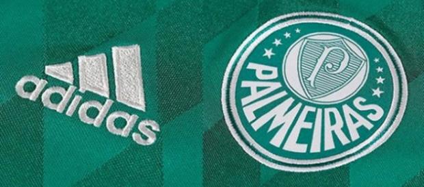 Adidas foi a fornecedora da nova camisa Adidas foi a fornecedora da nova camisa