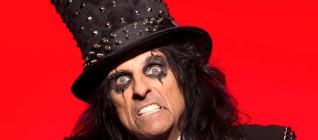 Alice Cooper diventa Re Erode in Jesus Christ Superstar (Foto - horrorfreaknews.com) Alice Cooper diventa Re Erode in Jesus Christ Superstar (Foto - horrorfreaknews.com)