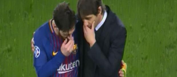 Antonio Conte le dice algo a Lionel Messi Antonio Conte le dice algo a Lionel Messi