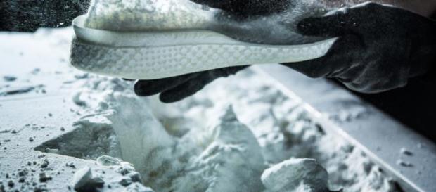 Entresuela de la impresora 3D: con el Futurecraft 4D, Adidas está abriendo nuevos caminos. Entresuela de la impresora 3D: con el Futurecraft 4D, Adidas está abriendo nuevos caminos.