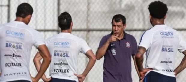 Fábio Carille pode perder dois jogadores do seu elenco Fábio Carille pode perder dois jogadores do seu elenco