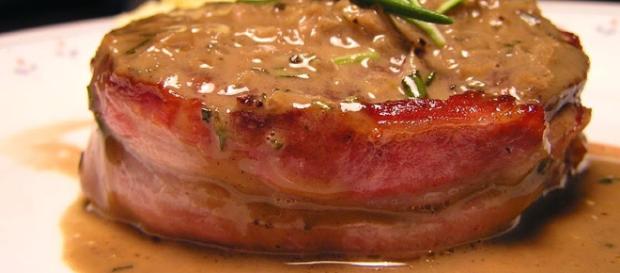 Lomo de cerdo con salsa de pimienta- Filete Mignon - - http://www ... - pinterest.es Lomo de cerdo con salsa de pimienta- Filete Mignon - - http://www ... - pinterest.es