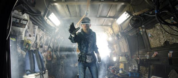 Ready Player One, di Steven Spielberg. Con Ty Sheridan, Olivia Cooke, Ben Mendelsohn, Mark Ryliance Ready Player One, di Steven Spielberg. Con Ty Sheridan, Olivia Cooke, Ben Mendelsohn, Mark Ryliance