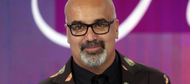 Sanremo 2018: Giovanni Ciacci più spietato che mai commenta la ... - blastingnews.com Sanremo 2018: Giovanni Ciacci più spietato che mai commenta la ... - blastingnews.com
