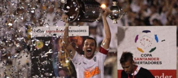 Santos conquistou seu terceiro título no Pacaembu. (foto reprodução). Santos conquistou seu terceiro título no Pacaembu. (foto reprodução).
