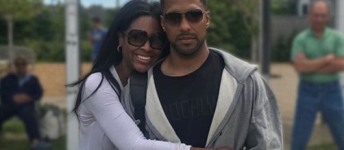 Kenya Moore poses with husband Marc Daly. [Photo via Instagram]