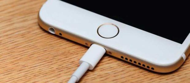 Aunque hay muchas baterías externas, debes apagar iCloud y reducir el brillo para ahorrar batería Aunque hay muchas baterías externas, debes apagar iCloud y reducir el brillo para ahorrar batería