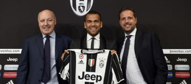 Dani Alves, presentado con la Juventus: "Quiero reinventarme ... - libertaddigital.com Dani Alves, presentado con la Juventus: "Quiero reinventarme ... - libertaddigital.com