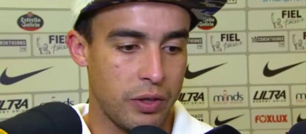 O atleta é o camisa 10 do Timão O atleta é o camisa 10 do Timão