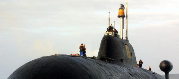 Submarin nuclear rusesc în Portul Brest , Franța , de tip Shchuka-B - Foto: www.rt.com (FRED TANNEAU / AFP) Submarin nuclear rusesc în Portul Brest , Franța , de tip Shchuka-B - Foto: www.rt.com (FRED TANNEAU / AFP)