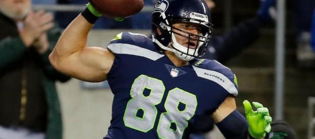 El talentoso ala cerrada se une a Aaron Rodgers y a un equipo de los Packers que buscan recuperarse de una mala temporada 2017. El talentoso ala cerrada se une a Aaron Rodgers y a un equipo de los Packers que buscan recuperarse de una mala temporada 2017.