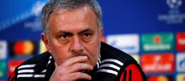 José Mourinho y su discurso preparado que duró 12 minutos José Mourinho y su discurso preparado que duró 12 minutos