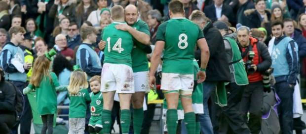 L'Irlande remporte le tournoi des Six Nations et s'offre le Grand Chelem contre l'ennemi anglais L'Irlande remporte le tournoi des Six Nations et s'offre le Grand Chelem contre l'ennemi anglais