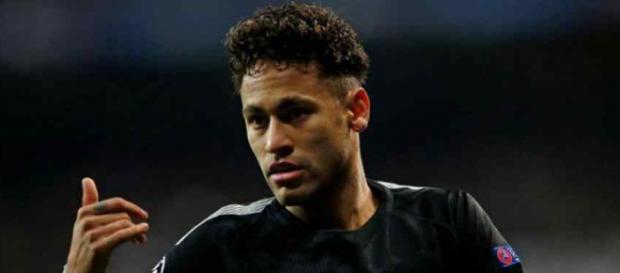 Neymar está entre o PSG e o Real Madrid Neymar está entre o PSG e o Real Madrid