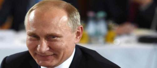 Crédité d'environ 70% des intentions de vote, Vladimir Poutine est assuré de rester en tête de la Russie
