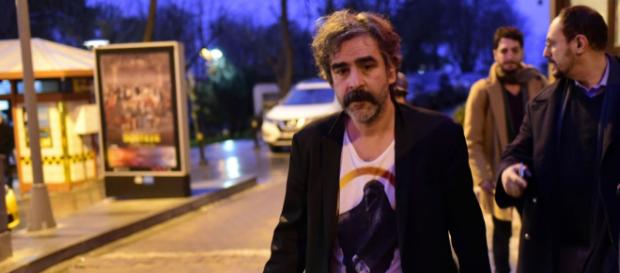 Deniz Yucel: Journalist freed after year in Turkish prison - sky.com Deniz Yucel: Journalist freed after year in Turkish prison - sky.com