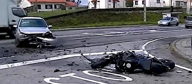 Motociclista morreu na sequência de violenta colisão com automóvel Motociclista morreu na sequência de violenta colisão com automóvel