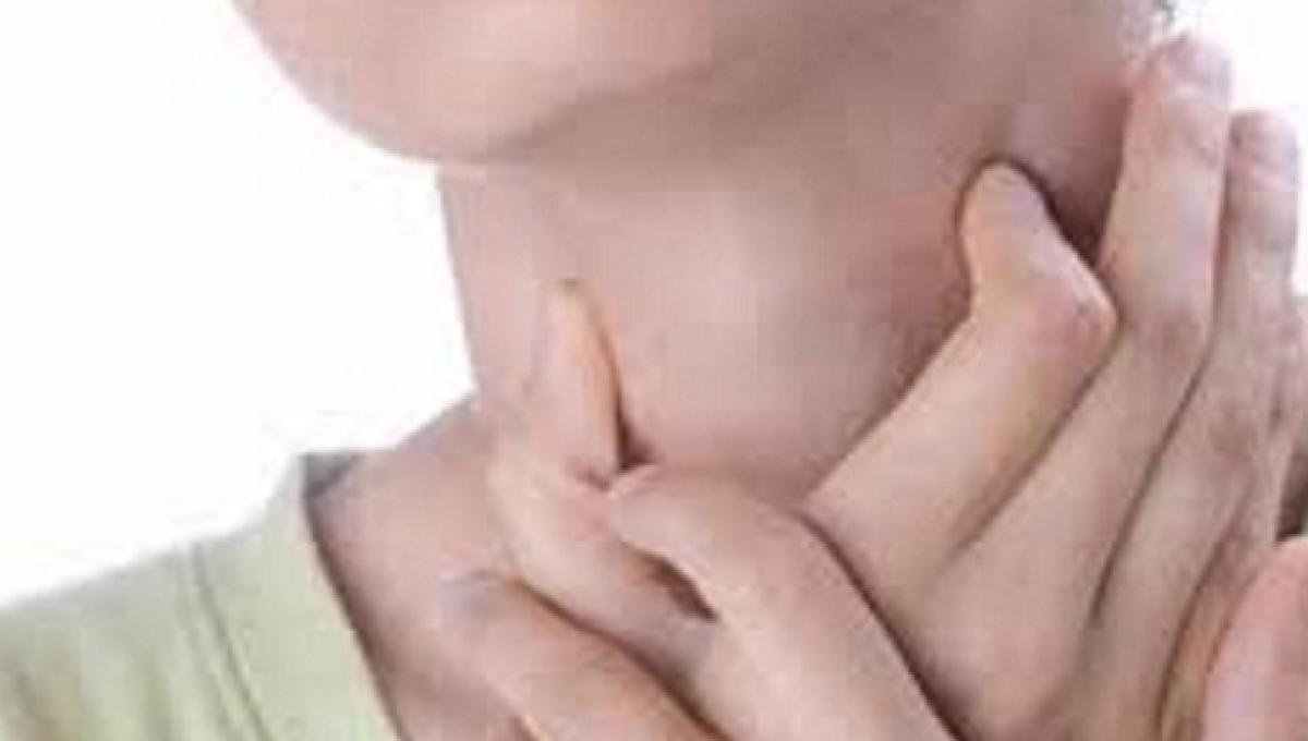 siento dolor en el pecho y garganta siento dolor en el pecho y garganta