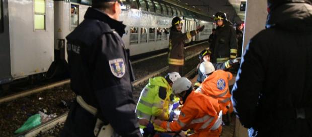 Calabria, attraversa i binari ma viene travolto da un treno. (Foto di repertorio) Calabria, attraversa i binari ma viene travolto da un treno. (Foto di repertorio)