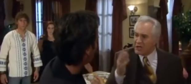 Gonçalo se enfurece com seu filho e parte para cima dele. Gonçalo se enfurece com seu filho e parte para cima dele.
