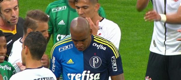 Houve uma grande confusão durante o clássico Houve uma grande confusão durante o clássico