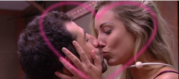 Jéssica e Kaysar ficam mais próximos no ''BBB18'' Jéssica e Kaysar ficam mais próximos no ''BBB18''