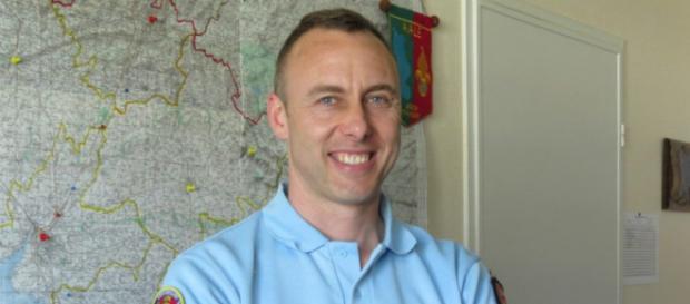 Merci au Lieutenant-Colonel Beltrame, producteur du droit d'ingérence individuel. Merci au Lieutenant-Colonel Beltrame, producteur du droit d'ingérence individuel.