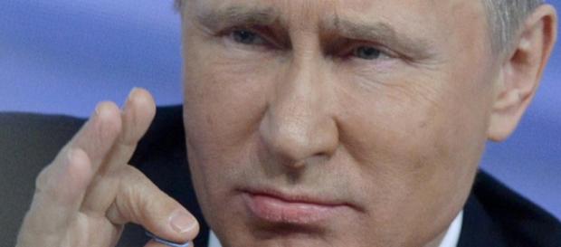 Un Poutine déterminé, sûr de lui au plan international et qui doit résoudre la question sociale au plan national Un Poutine déterminé, sûr de lui au plan international et qui doit résoudre la question sociale au plan national