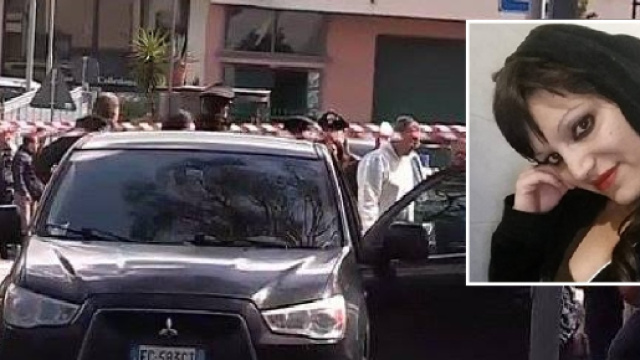 Uccisa dal marito fuori alla scuola, Imma salutata dagli applausi ... - internapoli.it