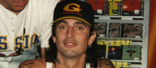 Tommy Lee claims son Brandon assaulted him. [Image Credit: Wikimedia Commons]