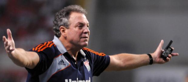 Abel Braga, defiende a su equipo a pesar de las duras criticas Abel Braga, defiende a su equipo a pesar de las duras criticas