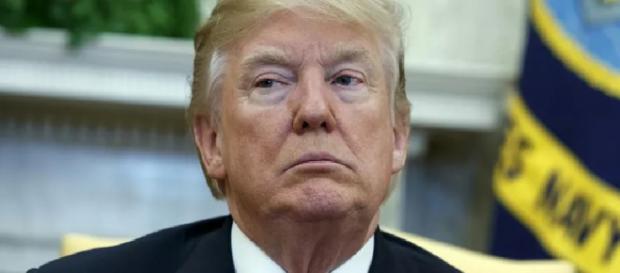 https://us-east-1.tchyn.io/snopes-production/uploads/2018/02/ap_trump_memo.jpg?resize=865,452 https://us-east-1.tchyn.io/snopes-production/uploads/2018/02/ap_trump_memo.jpg?resize=865,452