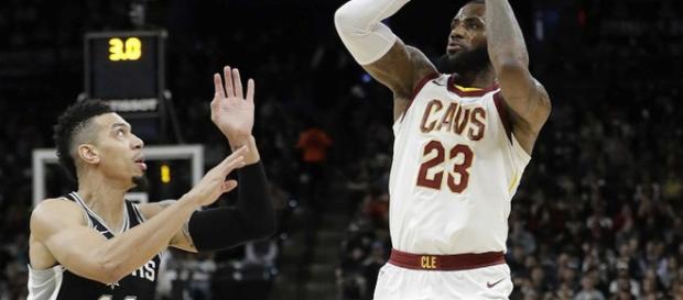 King James sigue haciendo historia King James sigue haciendo historia