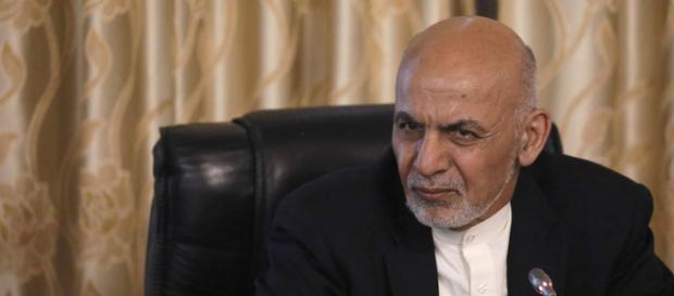 El presidente Ghani arroja la toalla mientras llama a los talibanes para dialogo El presidente Ghani arroja la toalla mientras llama a los talibanes para dialogo